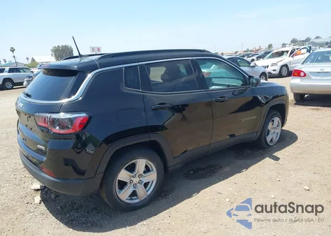 2022 Jeep Compass Latitude 4X4 z USA, uszkodzony, nr VIN 3C4NJDBB4NT216159
